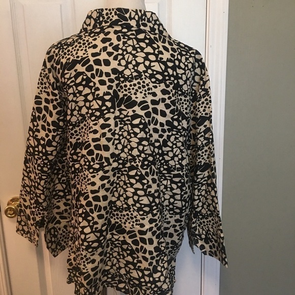 Lucy & Laurel Linen button front blouse. Sz 3X. 3/4 sleeve with collar. - Picture 4 of 5